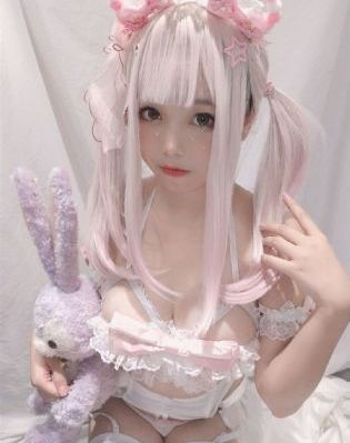 办公室扒开奶罩揉吮奶头AV_高清高清在线
